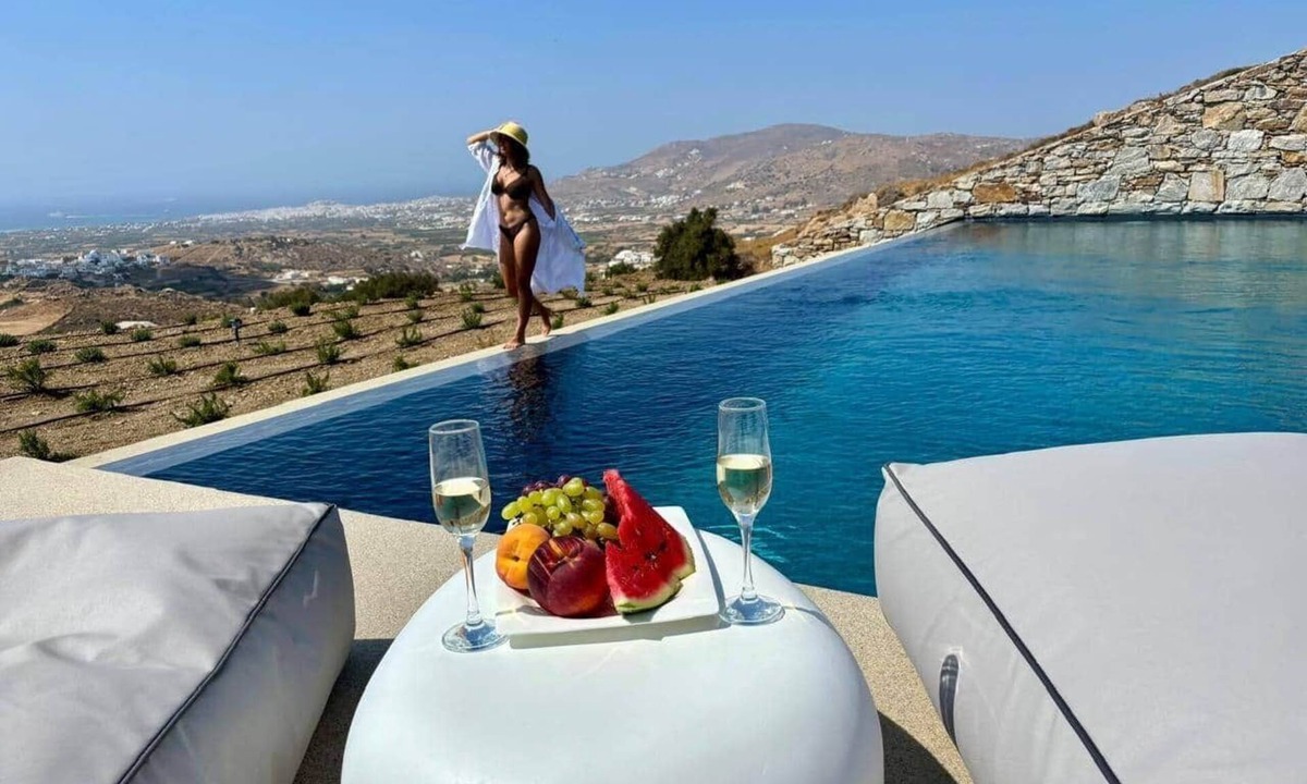 Vivlos Apartment | Vista Blue Villas Naxos - Luxury Room