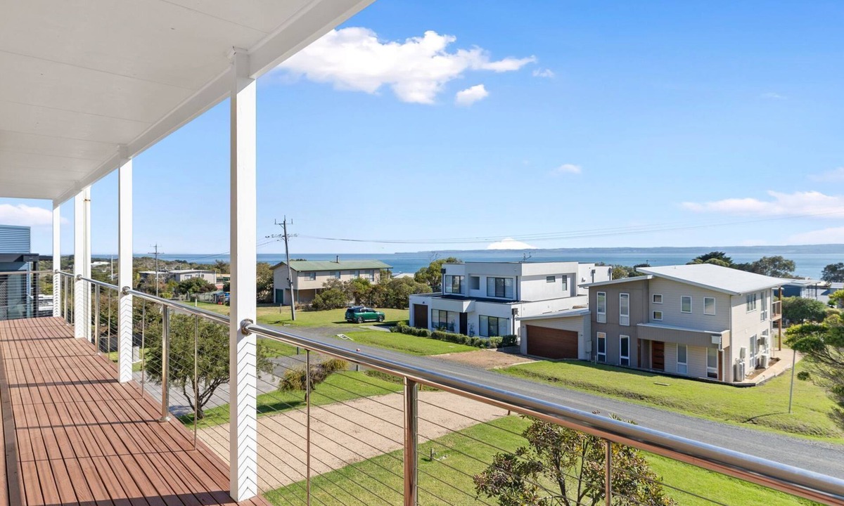 Ventnor House | Wake up to panoramic ocean views every day in this beautifully designed coastal haven, where comfort