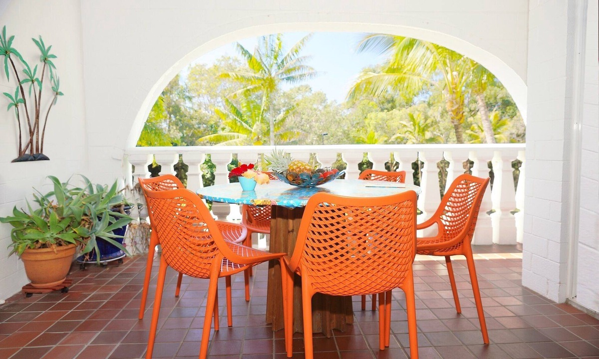 Point Lookout Apartment | Walk to beach, air conditioned and spacious.