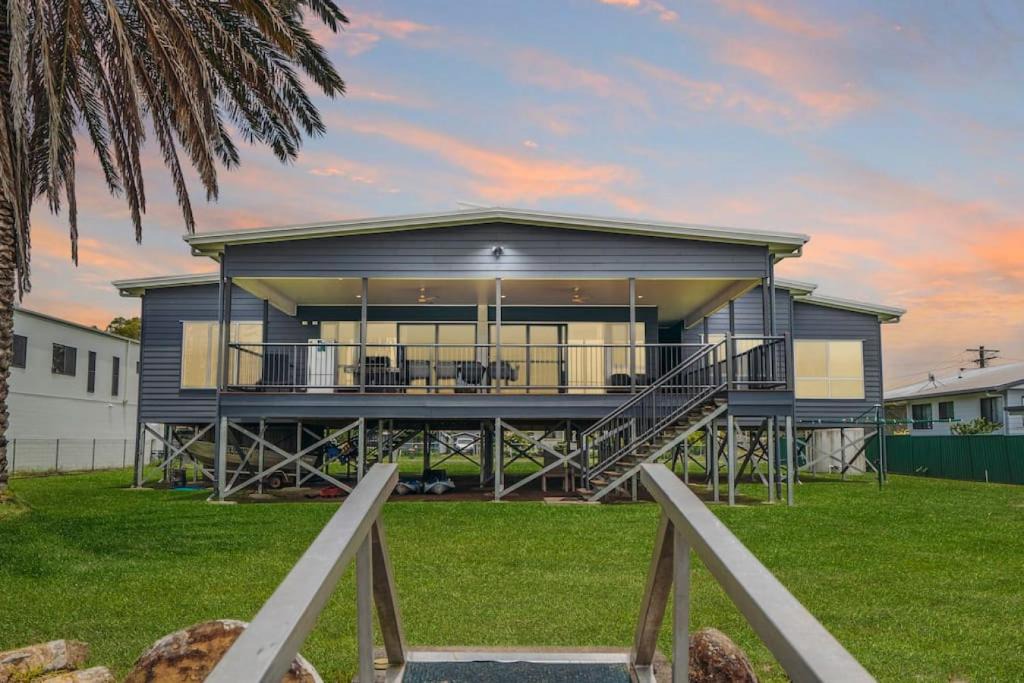 Meldale House | Waterfront house Pumicestone passage