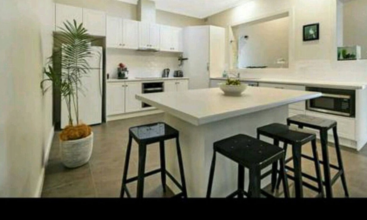Mount Gambier House | Welcome to White on Height We can Accommodate a Large Group
