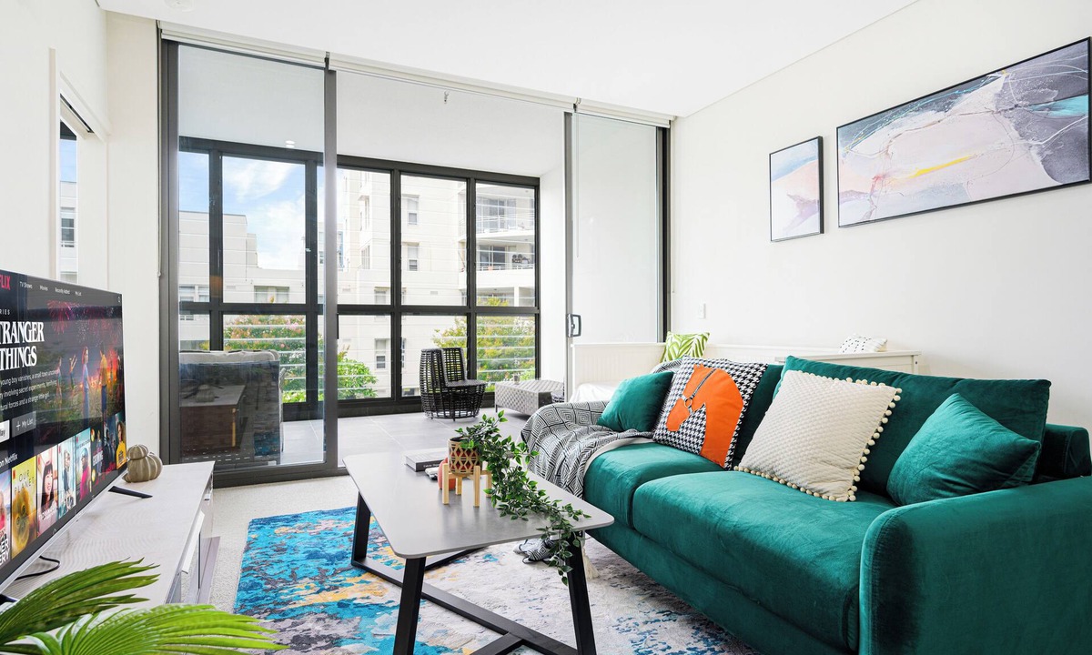 Sydney Olympic Park Apartment | Wentworth Point Modern 2Br with large belconyn