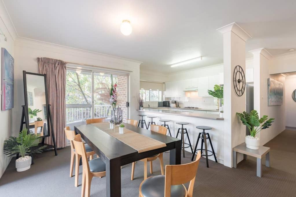 Westmead Apartment | Westmead ModernHome 2bedRM 2Sofabed 2bath Sleeps 8