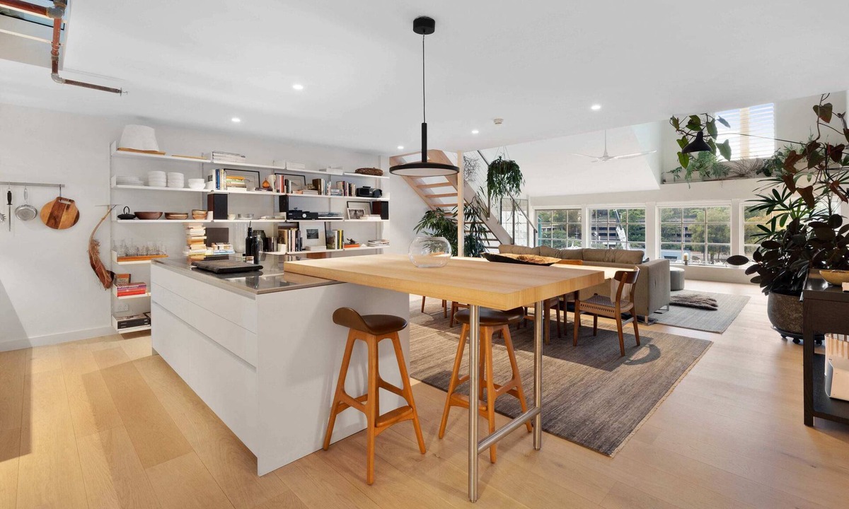 Woolloomooloo Apartment | Wharf Loft Summary: O