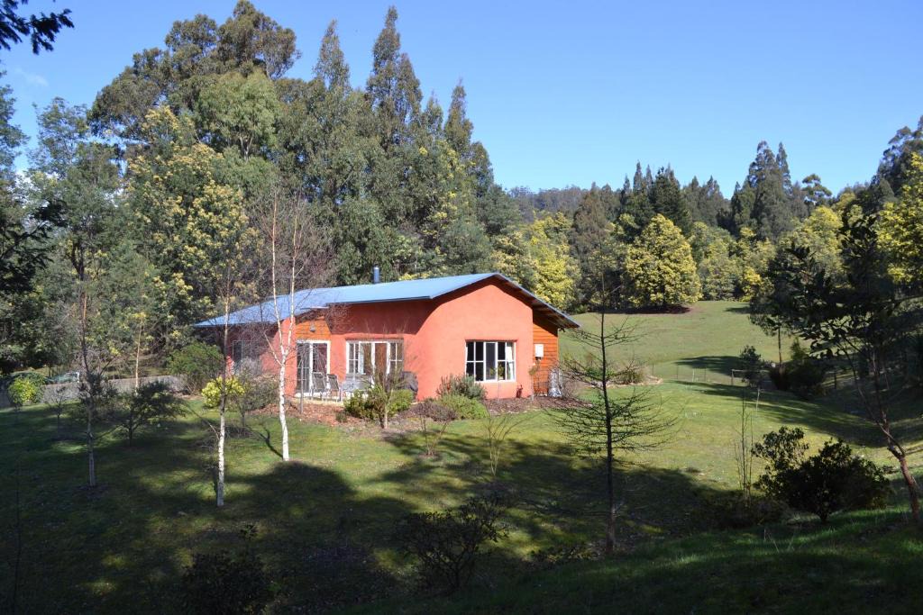 Franklin Cabin | Whispering Spirit Holiday Cottages & Mini Ponies