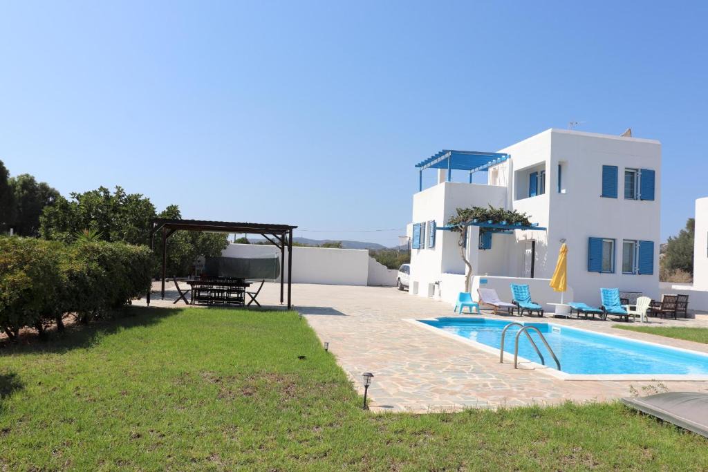 Gennadi House | WHITE HOUSES 1