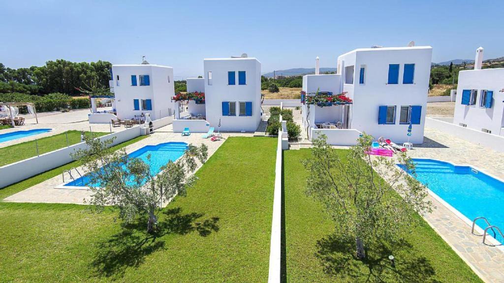 Gennadi House | WHITE HOUSES 3