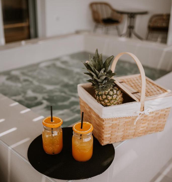 Perivolos Hotel | White Note Luxury Suites