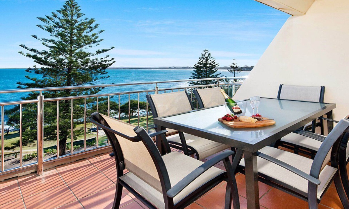 Kings Beach Apartment | Wickham Point Unit 6 Kings Beach QLD