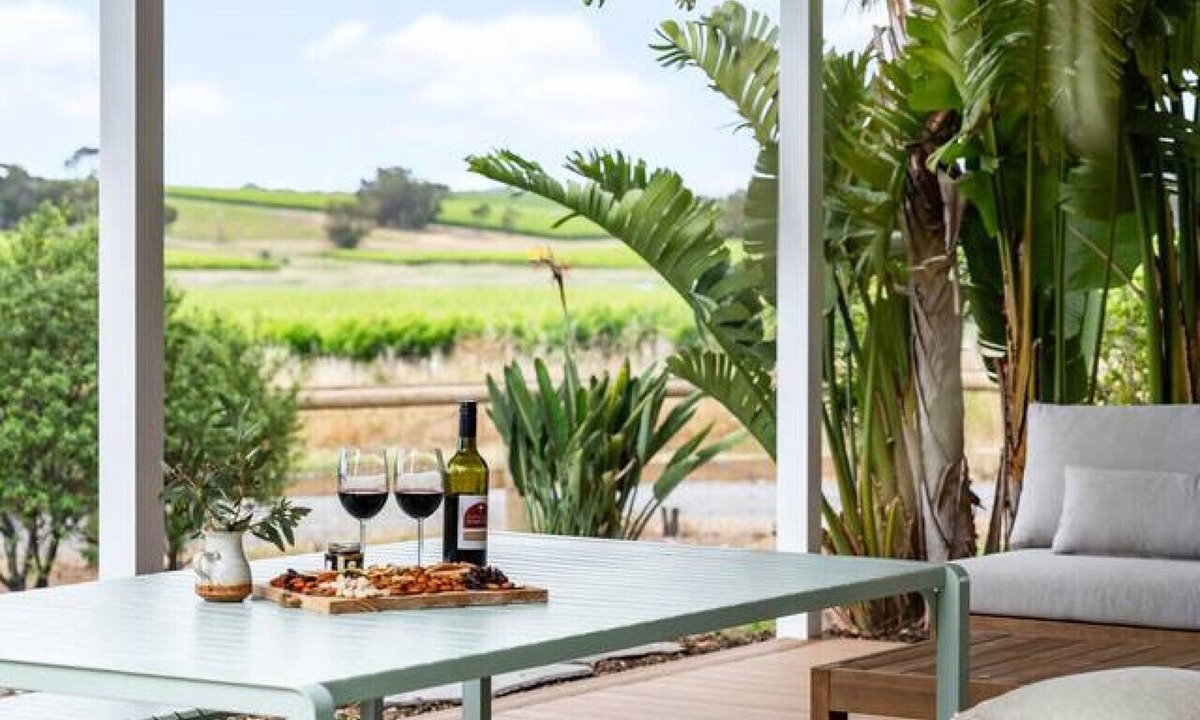 McLaren Vale House | Wine Down McLaren Vale ~ a cosy vineyard retreat