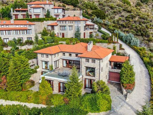 Arachova Villa | Winterfell Estate