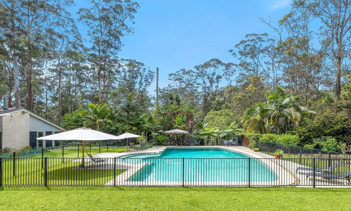 Macmasters Beach Cabin | Wirreanda Retreat - Acreage by HolidayCo.