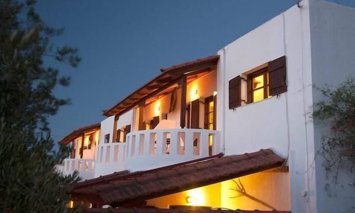 Istron Apartment | Wonderful Apartment in Istro with Common Pool and Mountain View