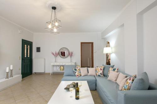 Corfu Town Apartment | Xenia's Apartments in Alepou