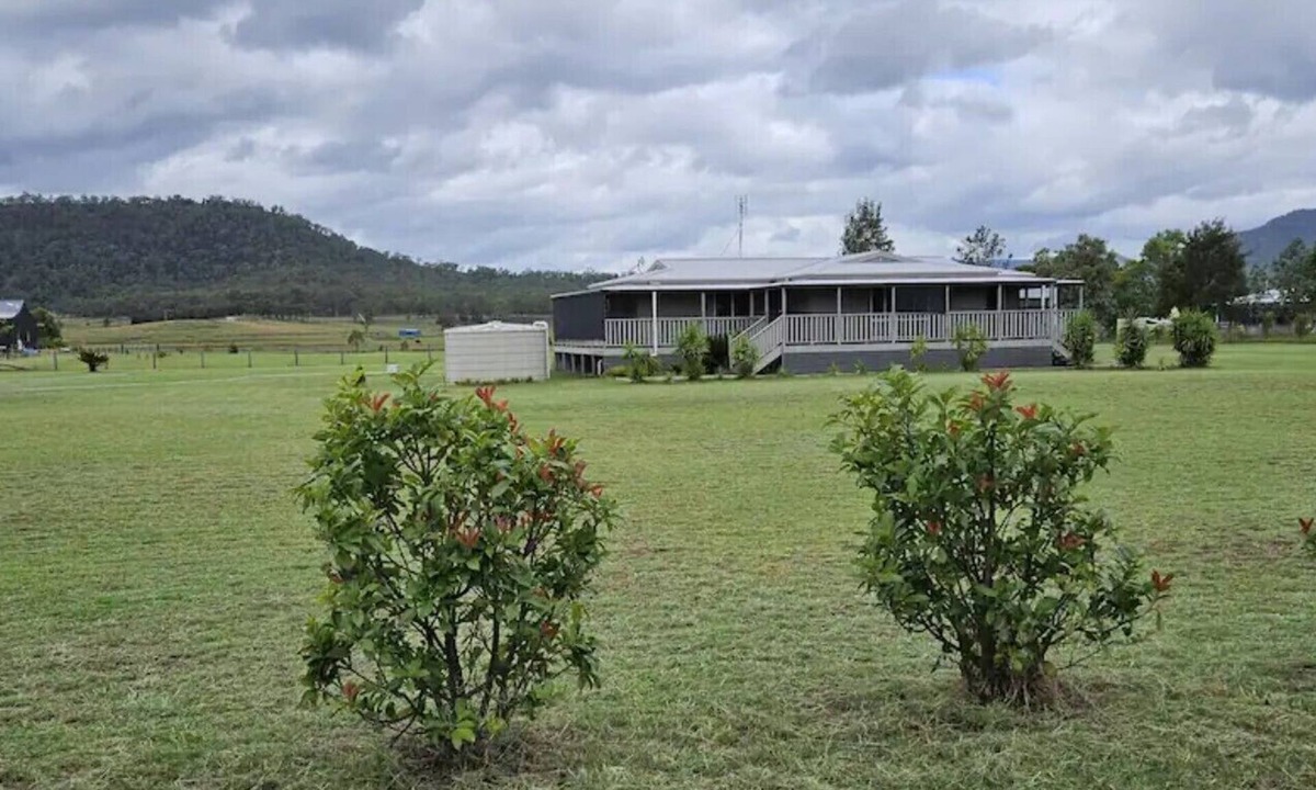 Broke House | Yellow Rock Retreat | relaxing fun for the whole family including pets