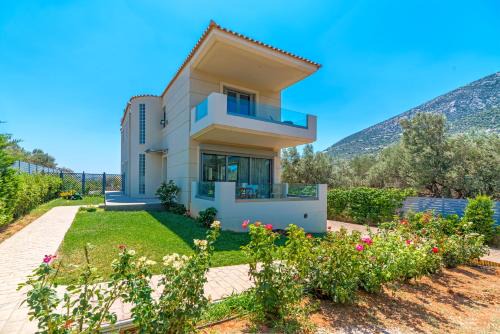 Paiania Villa | Your Home2b