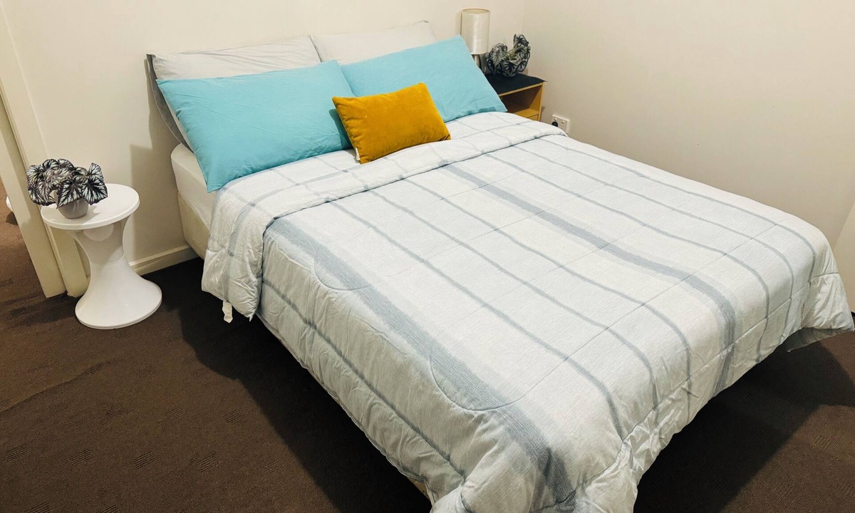 Werribee House | Your Ideal 4-Bedroom Getaway – Space, Style & Convenience