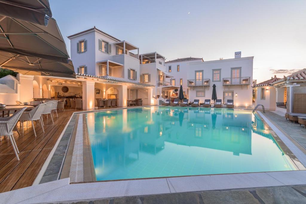 Spetses Apartment | Zoe's Club