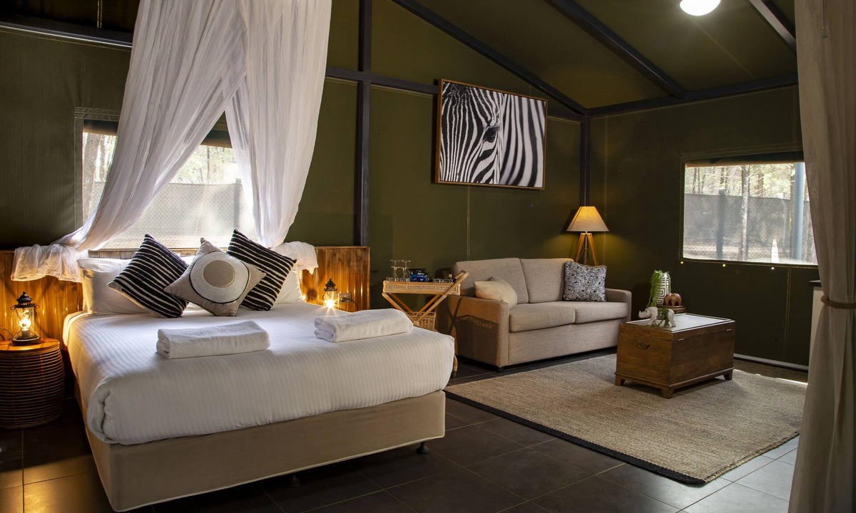Dubbo Cabin | Zoofari Lodge at Taronga Western Plains