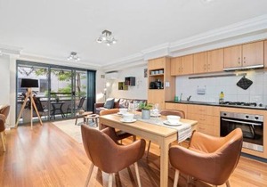 2 Royal Rest Quality 2br West Perth-parking