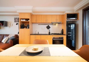 2 Royal Rest Quality 2BR West Perth- parking