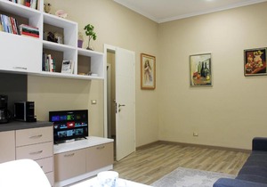 2V1 - Blloku MAC in Tirana