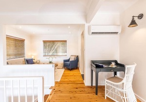 54 Government Road fantastic house with WiFi Air Con