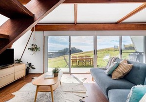 A Frame - 3 bedroom beachfront home