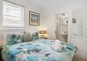 Absolute Beachfront 1BR Getaway Apartment - Private Garden