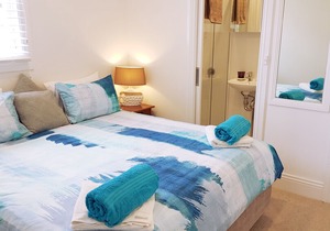 Absolute Beachfront 1BR Getaway Apartment - Private Garden