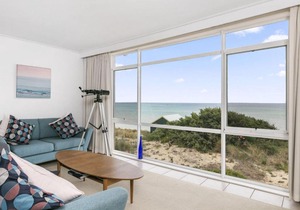 ABSOLUTE BEACHFRONT - FRANKSTON