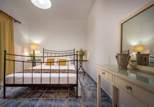 Apartment with pool and Breakfast included in Zakynthos