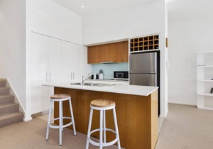 Apollo Blue 11 - Modern, Ocean Views, Central Location.