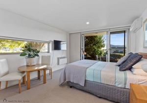 Apollo Blue Oceanview Unit 1- B Free WIFI