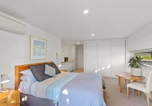 Apollo Blue Oceanview Unit 1- B Free WIFI