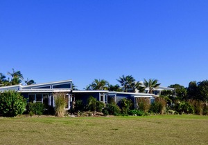 ArtHOUSE Beachfront Accommodation