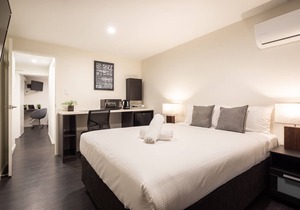 Ascot Budget Residences - Close to Brisbane Airport & Racecourses