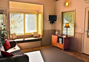 Autumn Leaf Cottage 1