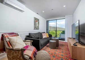 Awesome Brooklyn Inspired Stay - Mt Ainslie View