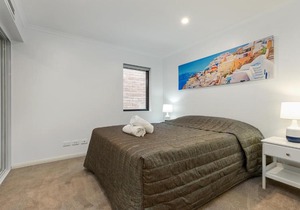 BALMAIN / ROZELLE LUXURY 1 BED APARTMENT (DAR3)