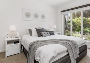BANGALOW - MORNINGTON