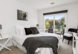 BANGALOW - MORNINGTON