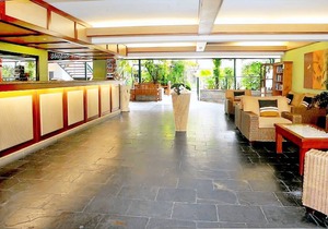 Bay Village Tropical Retreat & Apartments