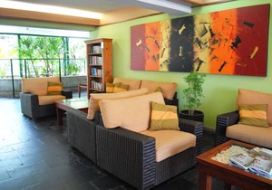 Bay Village Tropical Retreat & Apartments