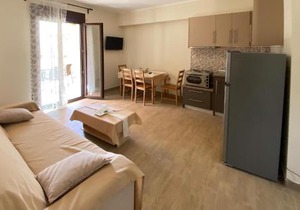 Beach Front Apartment In Nafpaktos With Wifi in Dorida