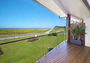 Beach front townhouse which has everything you need for a great holiday.