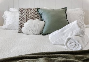 Beach House Shoal Bay Villa 3
