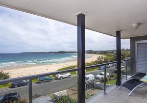 Beach Road - Beach front Mollymook