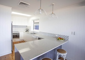 Beachfront Bungalow - North Avoca