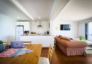 Beachfront family/pet friendly accommodation, pefect summer getaway!